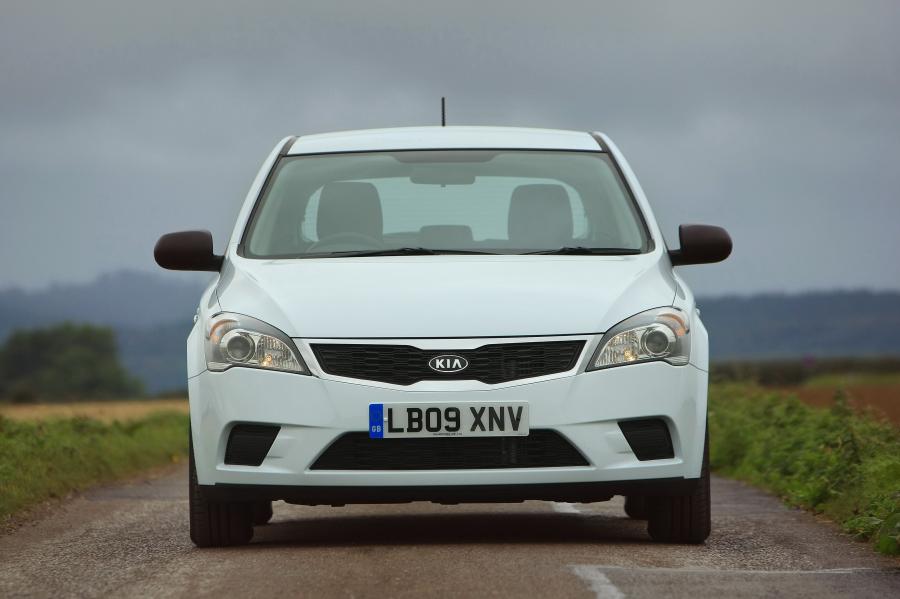  Kia cee&rsquo;d 2009 года  (фото 60 из 98)